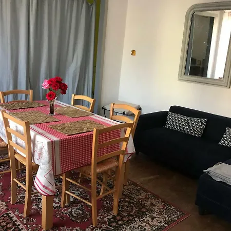 51 Rue Saint-louis Apartman *